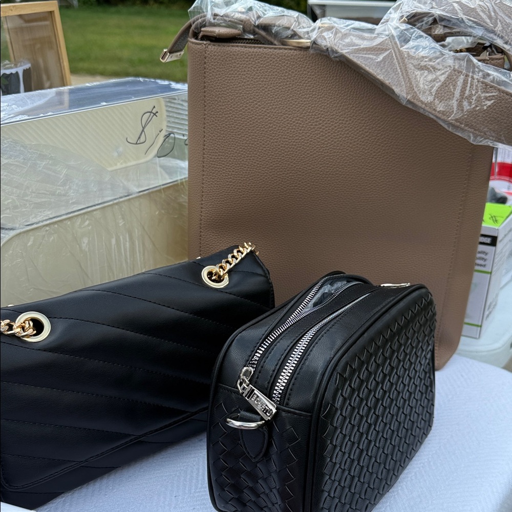 Elegant Black and Tan Women's Bag Set